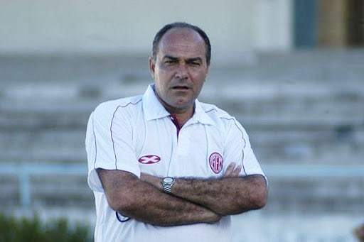 Ex-jogador e ex-treinador do América morre de Covid-19