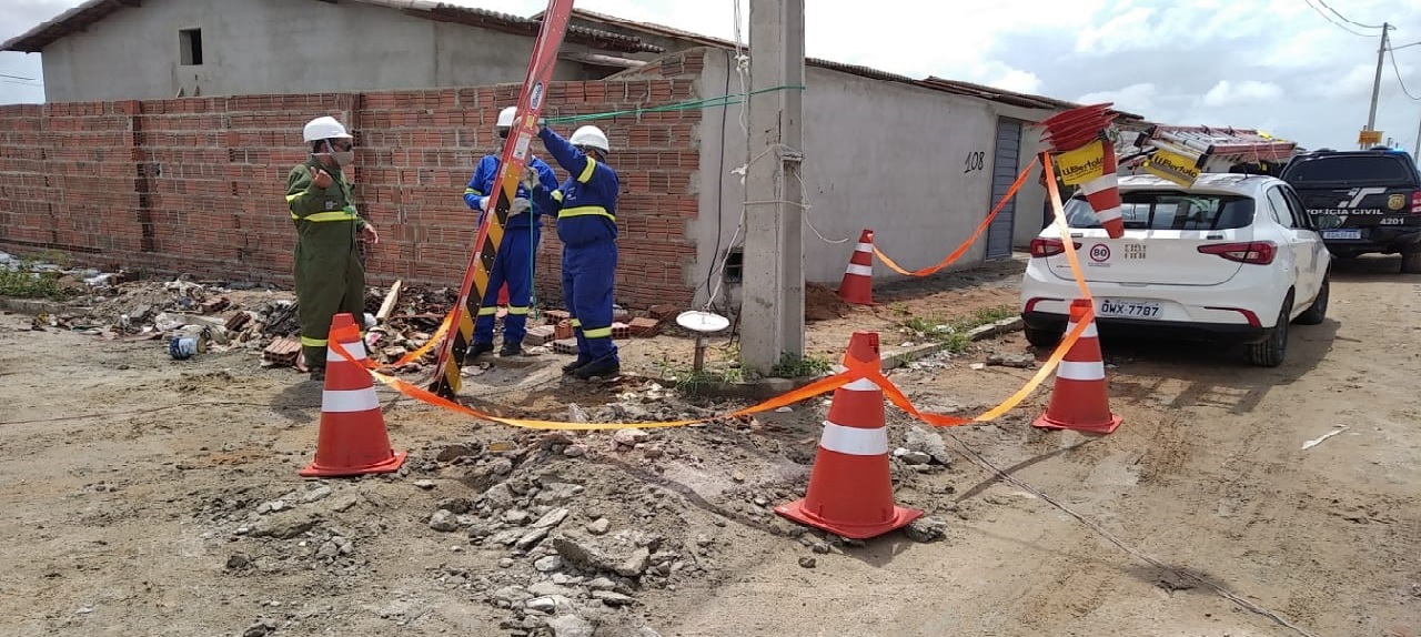 Cosern desativa 12 'gatos' feitos por construtora na Grande Natal