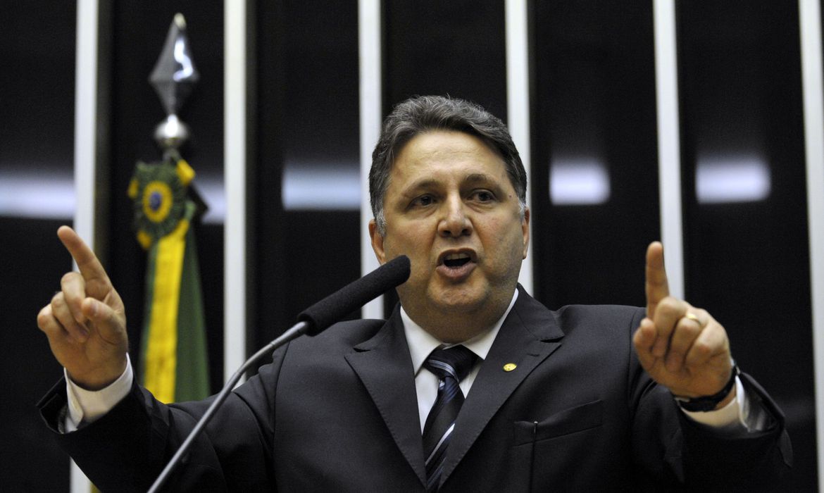 Ex-governador do Rio tem pena aumentada e fica inelegível por oito anos