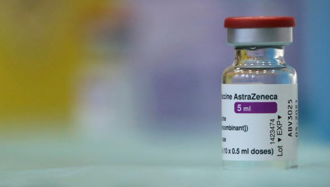 Vacina de Oxford é eficaz contra variante brasileira, diz agência