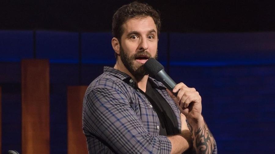 Justiça multa comediante por vídeos contra Marcius Melhem: 'Má-fé'