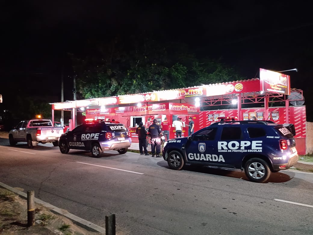 Prefeitura apreende 3 paredões e notifica bares balanço após novo decreto