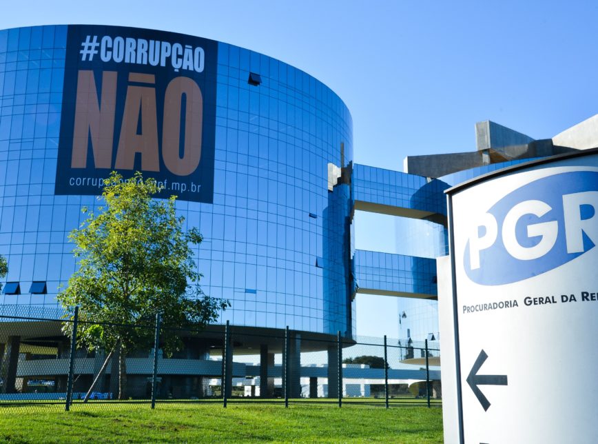 PGR vai recorrer de decisão de Fachin que anulou condenações de Lula