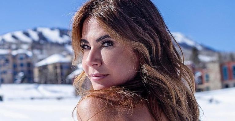 Em Colorado, apresentadora posa de biquíni na neve e impressiona com curvas