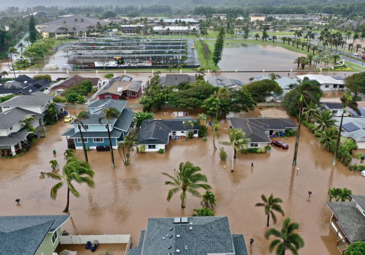 Havaí declara emergência e determina retiradas devido a inundações