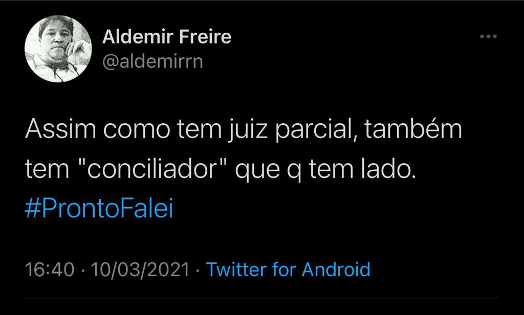 Secretário estadual faz publicação falando sobre 'conciliador parcial'