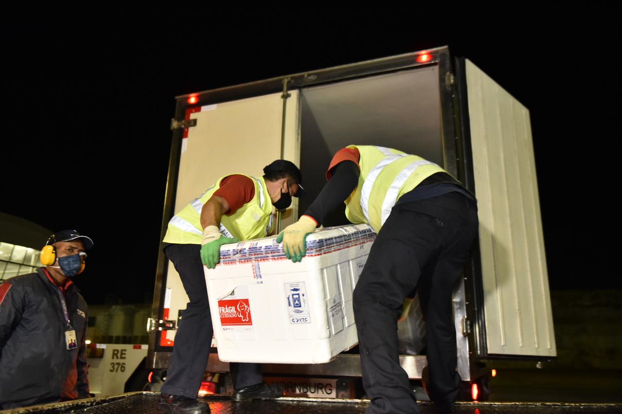 Governo distribui hoje 21.270 doses Coronavac aos municípios
