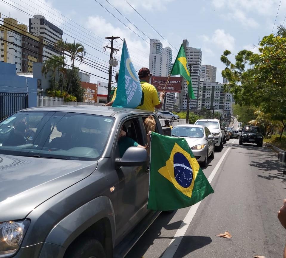 Bolsonaristas desafiam toque de recolher e farão carreata hoje em Mossoró