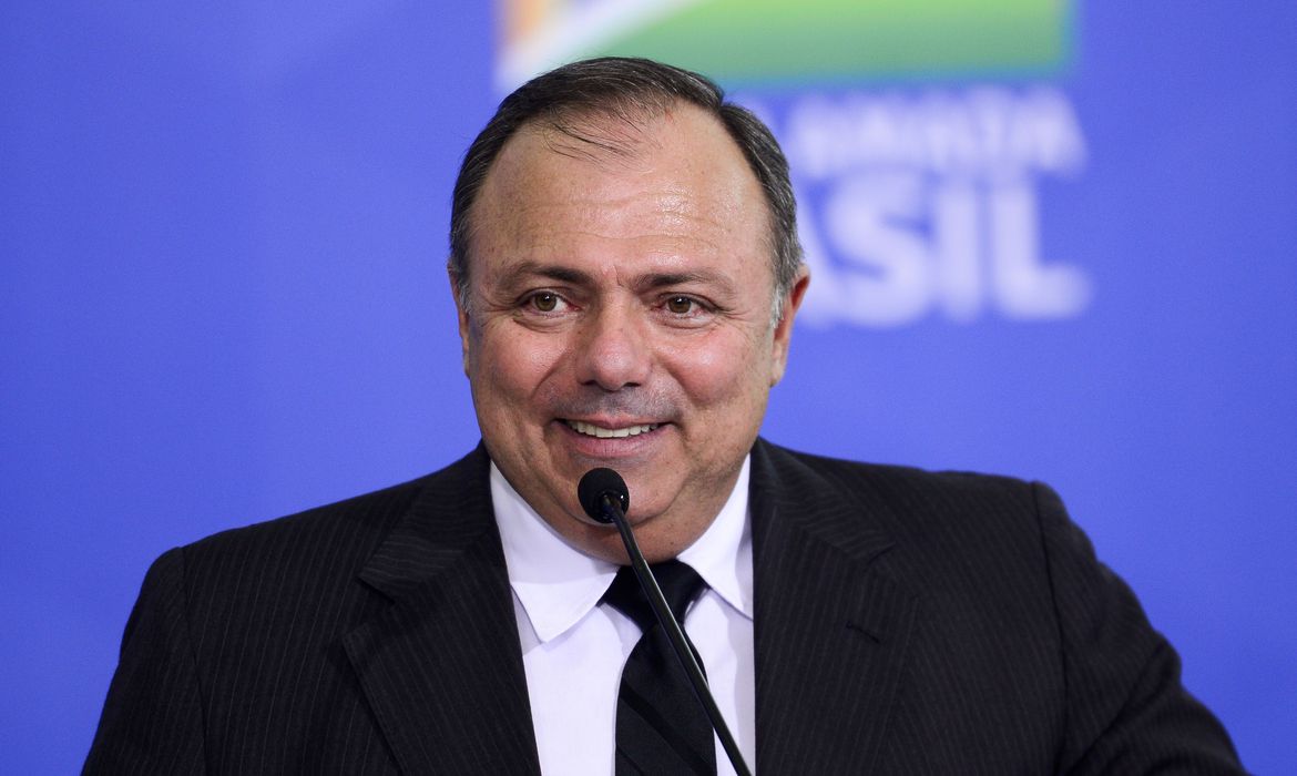 Pazuello não tem problemas de saúde, dizem auxiliares