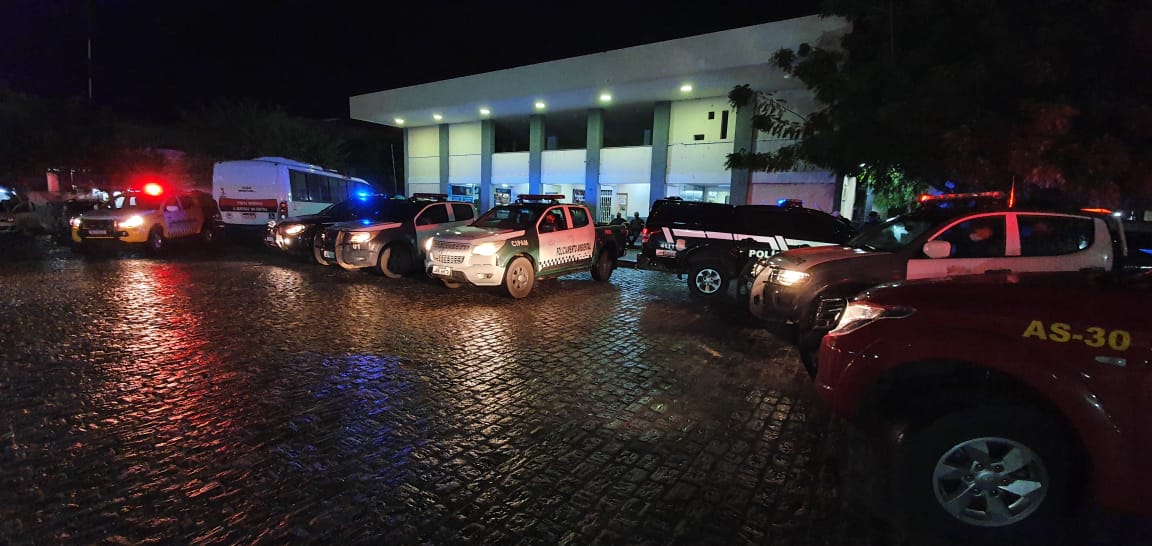 Toque de recolher: PM autua 31 pessoas e 2 comércios por desobediência