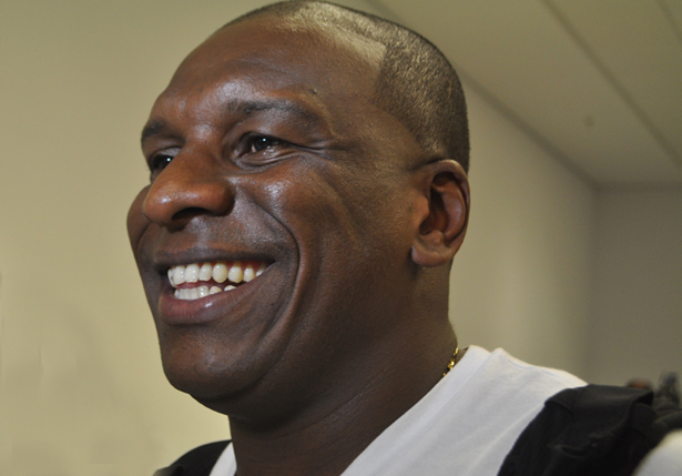 Volante campeão mundial pelo Corinthians morre aos 45 anos