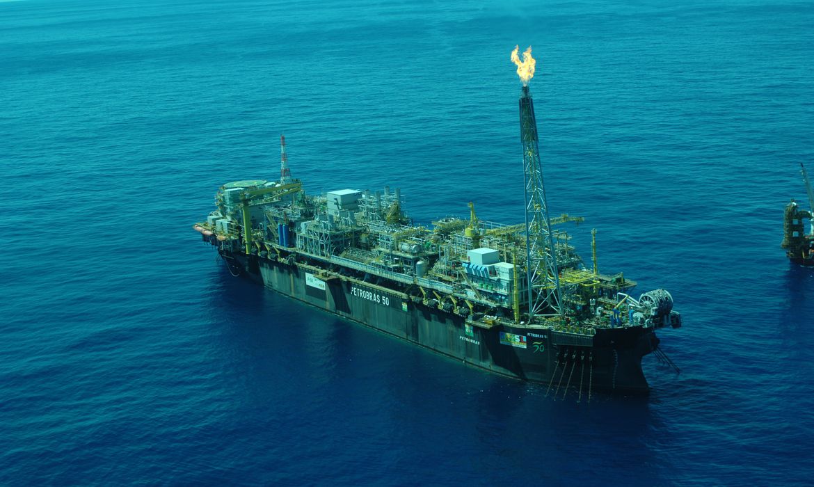 Pré-sal atinge recorde de 73% da produção nacional de petróleo e gás