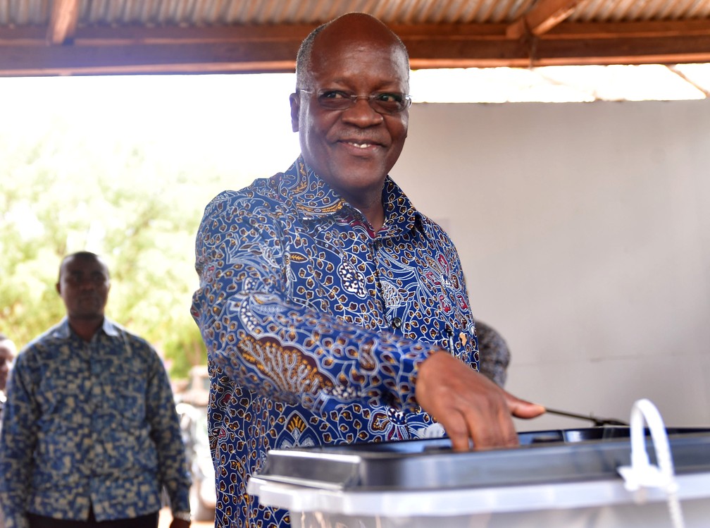 Após dias de sumiço, governo confirma morte de presidente de país africano