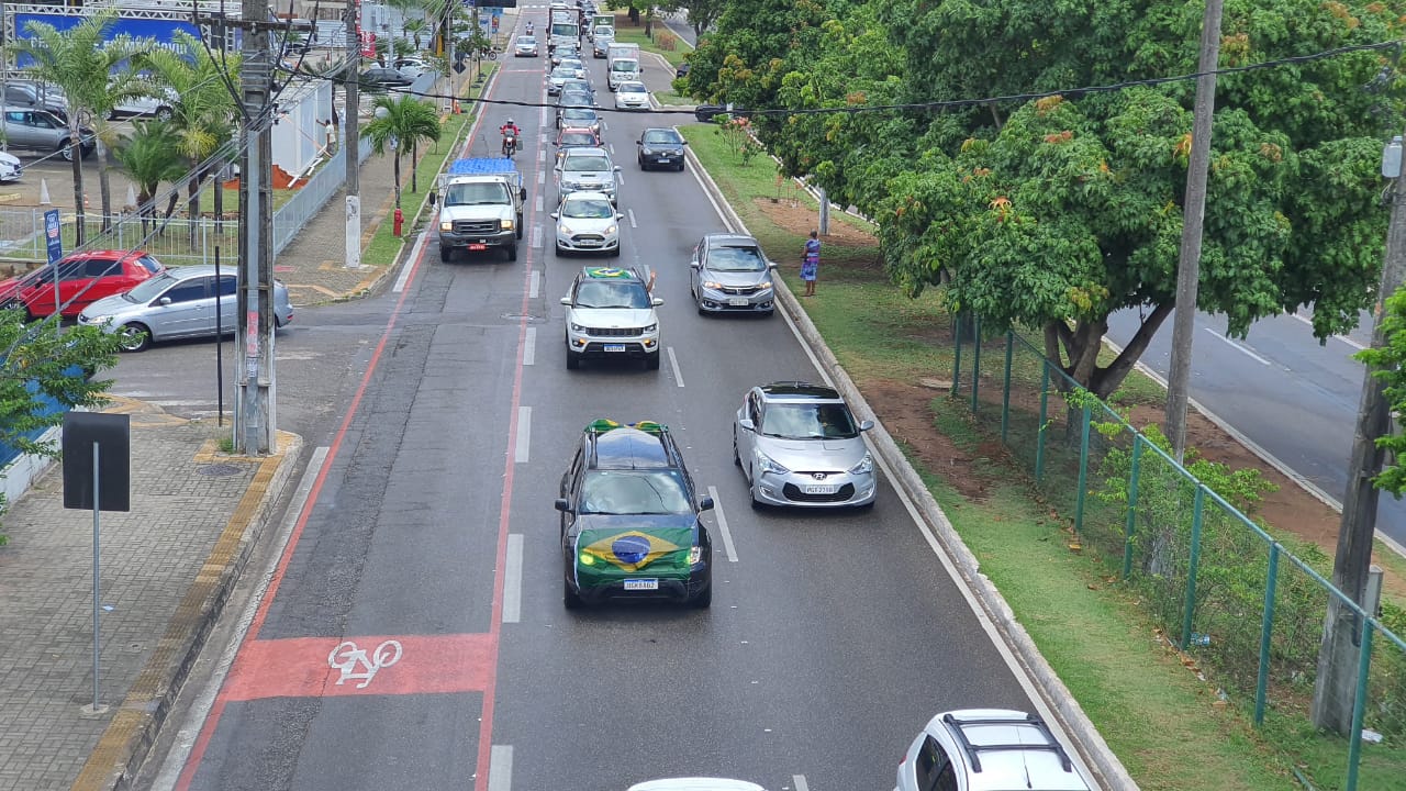 "É fácil fechar tudo com salário garantido governadora", diz manifestante no RN