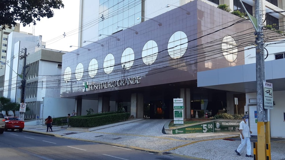 Lotado, hospital particular de Natal fecha e suspende novos atendimentos