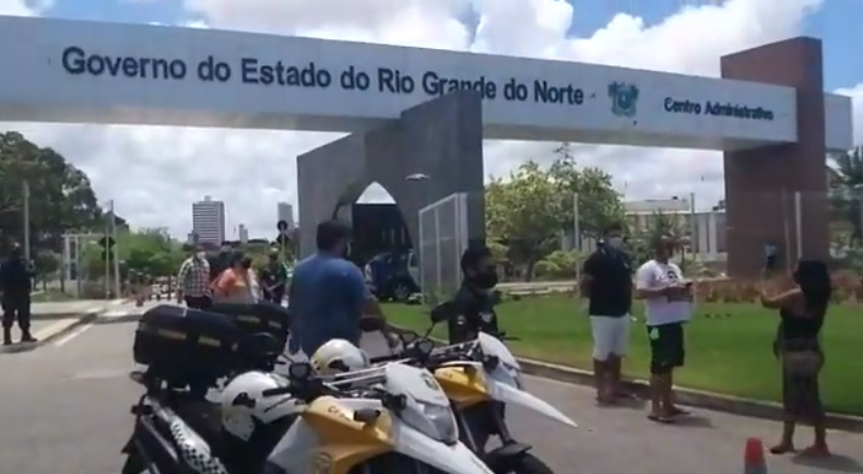 VÍDEO: Fátima fecha Centro Administrativo e proíbe entrada de manifestantes