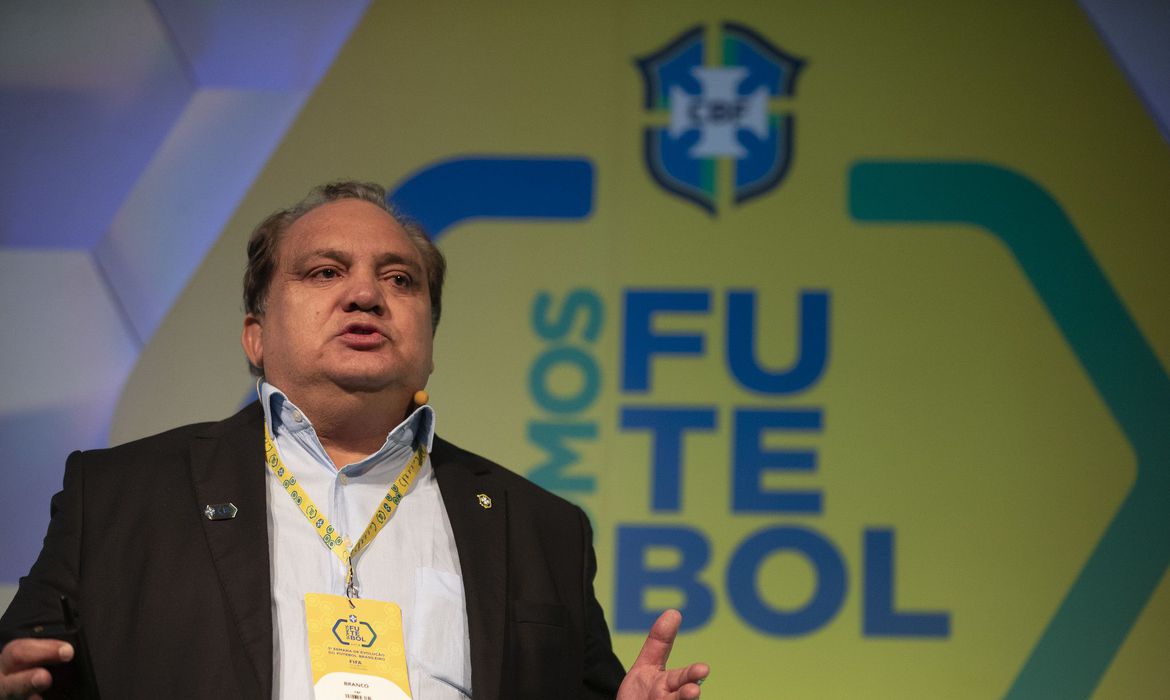Herói do tetra tem piora no quadro de covid-19 e é intubado