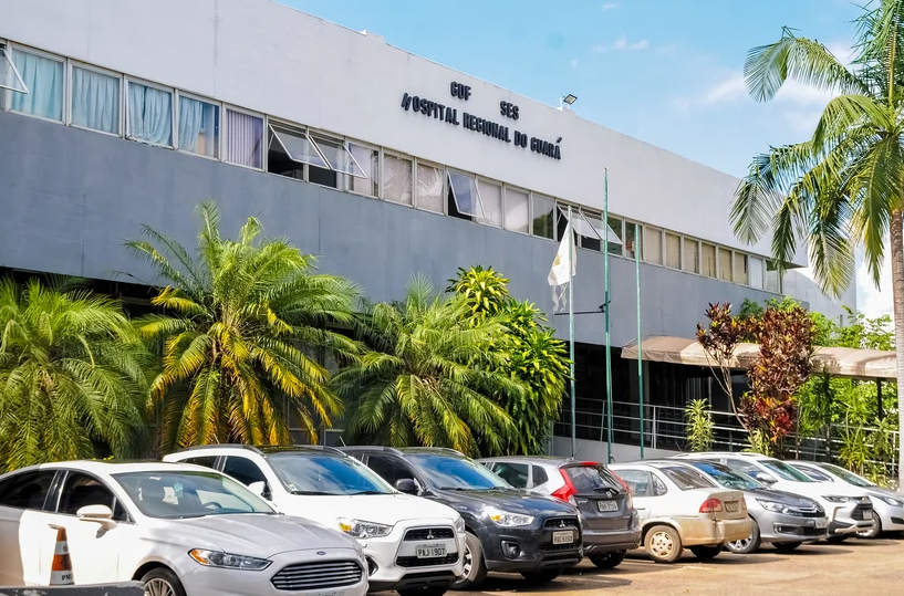 Corpos de vítimas da covid-19 são deixados no chão em hospital do DF