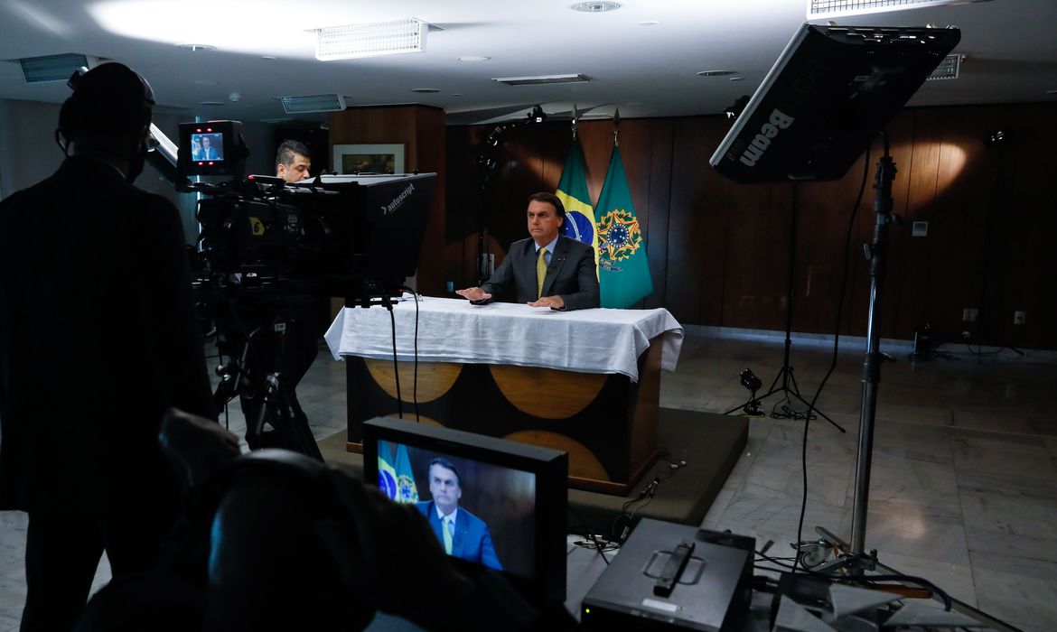 VÍDEO: Bolsonaro diz que Brasil será autossuficiente na produção de vacinas