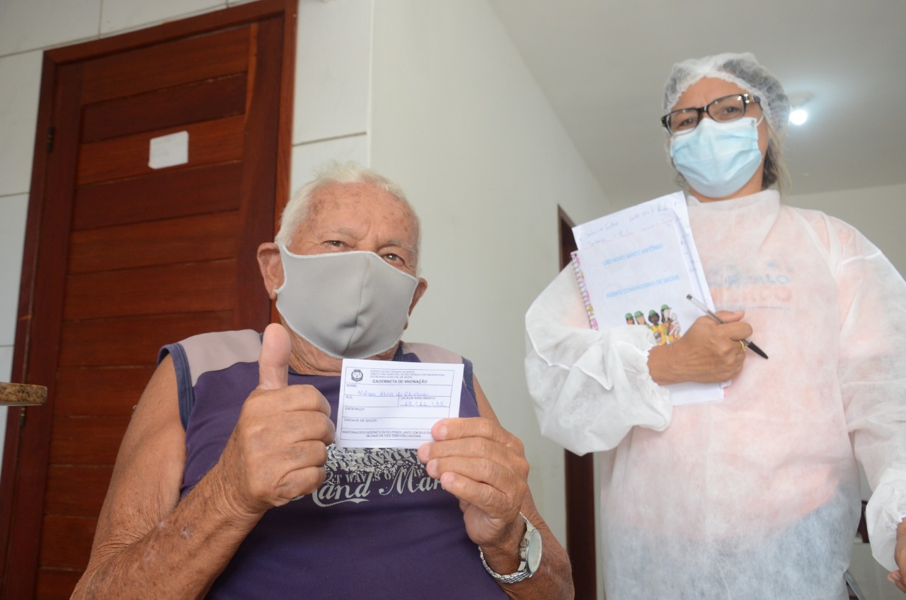 Prefeitura de São Gonçalo anuncia datas para vacinação de idosos de até 68 anos