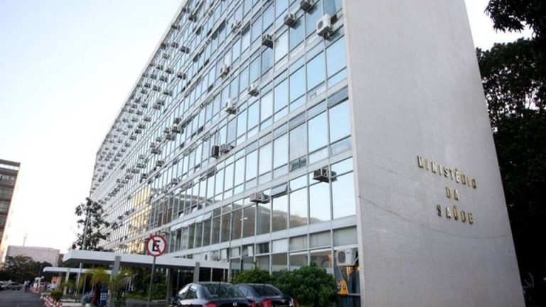 Ministério voltou atrás em mudanças no sistema sobre mortes por covid