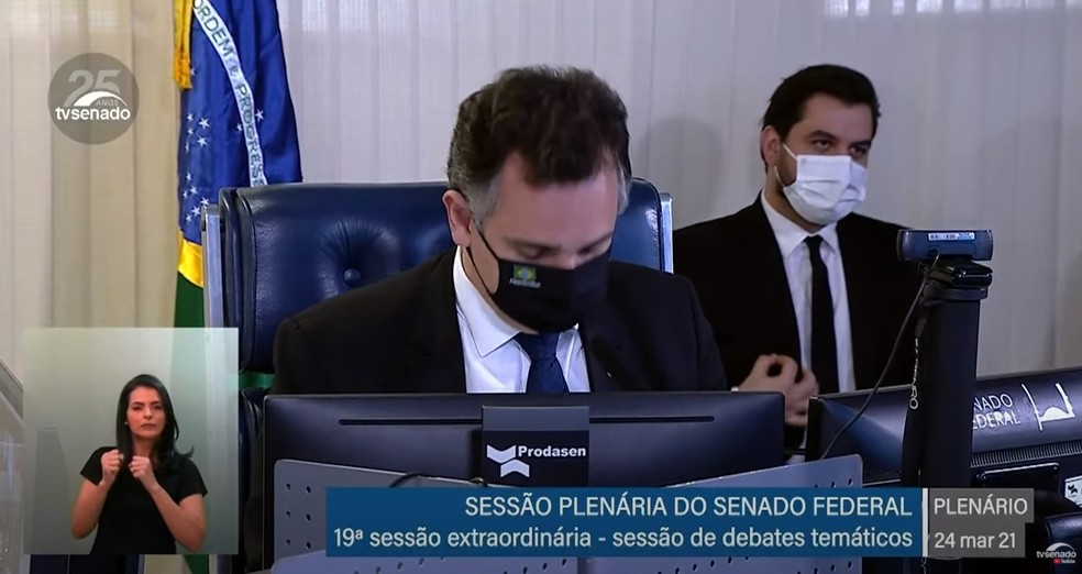 VÍDEO: Polícia vai apurar possível gesto obsceno de assessor no Senado