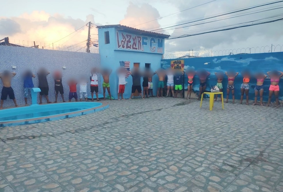 Polícia acaba com festa na ZN de Natal e leva 26 para a delegacia
