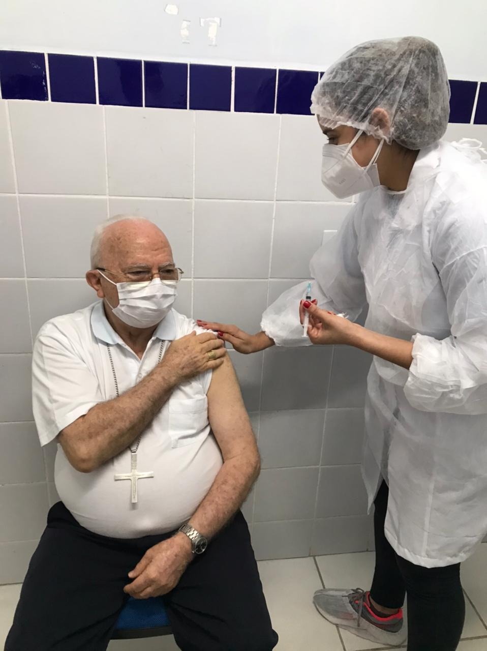 VÍDEO: Arcebispo de Natal é vacinado contra Covid-19