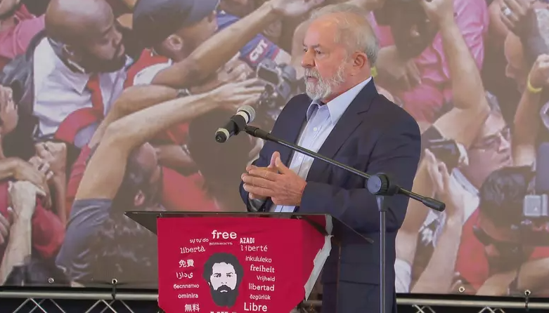 No STF, advogados de Lula pedem liminar contra o STJ por desrespeito a anulação