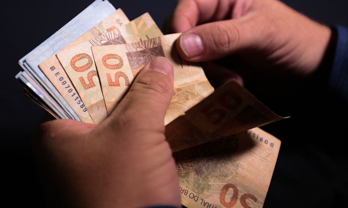 Rio de Janeiro regulamenta auxílio emergencial estadual