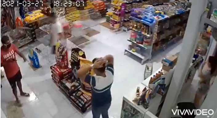 VÍDEO: Bandidos assaltam loja de Pet em Extremoz