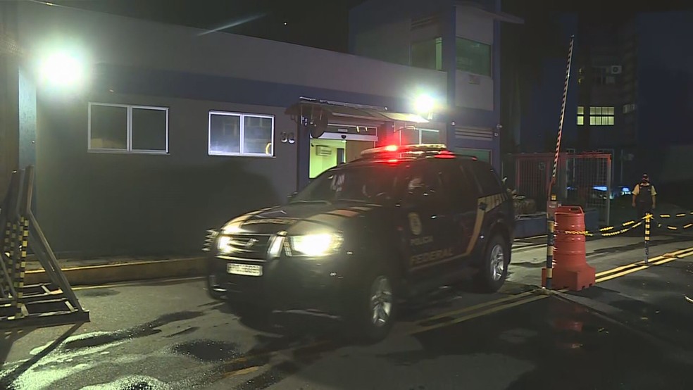 Covid: PF prende falsa enfermeira suspeita de aplicar vacinas em empresários