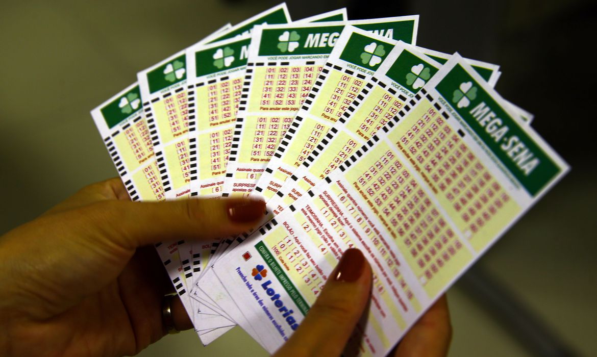 Sem dono, veja para onde vão os R$ 162,6 milhões da Mega da Virada
