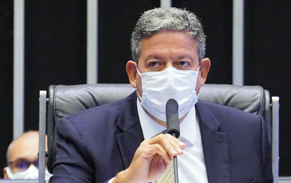 Arthur Lira aumenta limite e deputados terão até R$ 135 mil de reembolso médico