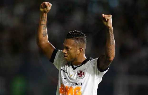 VÍDEO: Ex-jogador do Vasco é preso acusado de violência doméstica