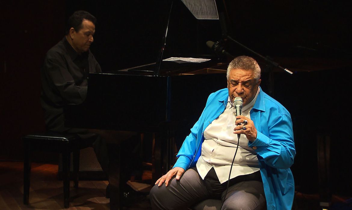 Agnaldo Timóteo morre de covid-19 aos 84 anos