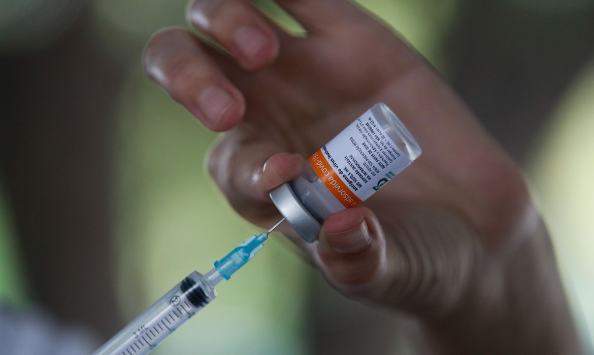 Governo Bolsonaro diz que não pode ser responsabilizado por atraso de vacinas