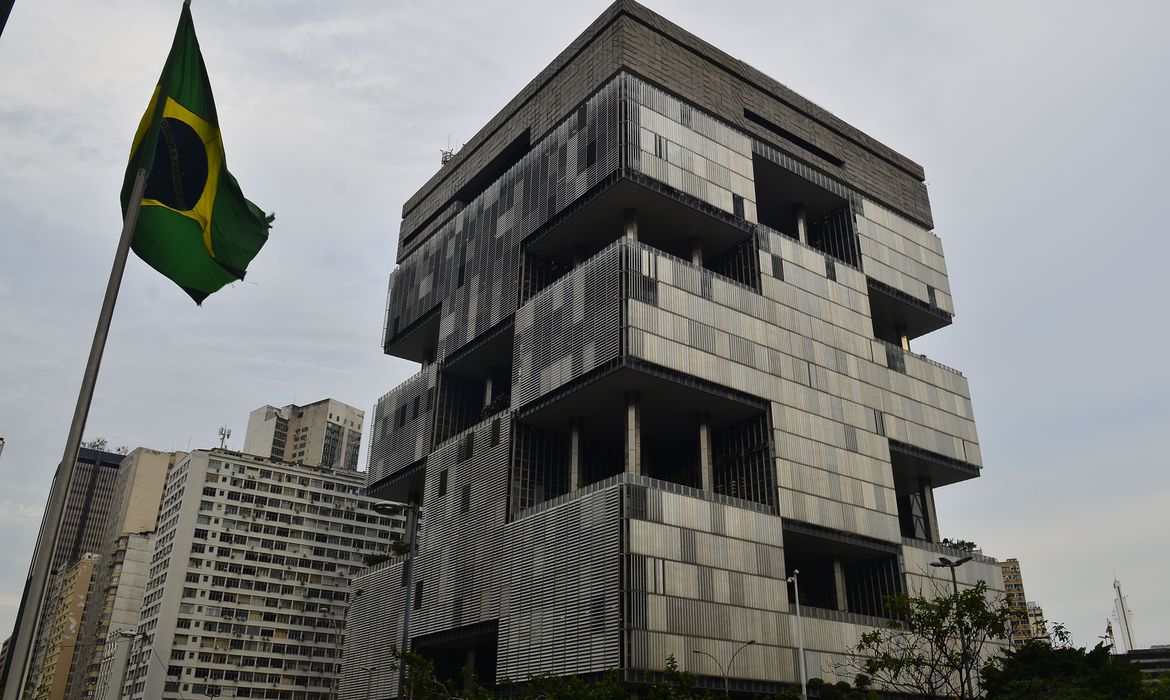 Petrobras conclui venda de participação em parque eólico no RN