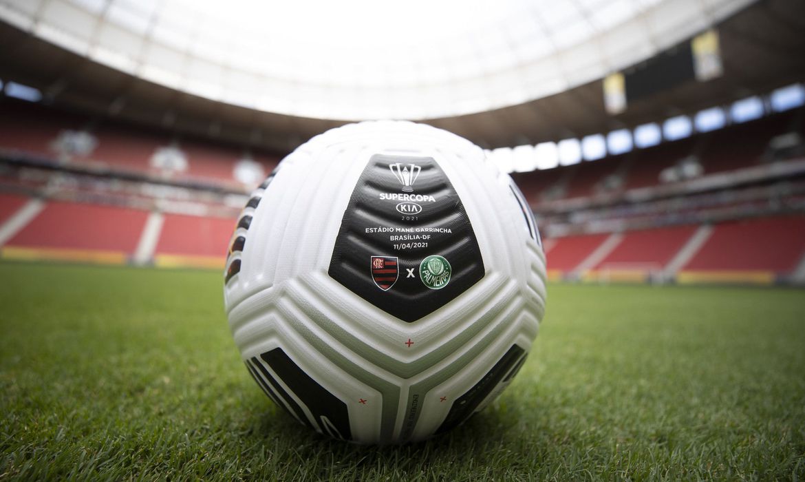 Em Brasília, Flamengo e Palmeiras decidem supercampeão do Brasil