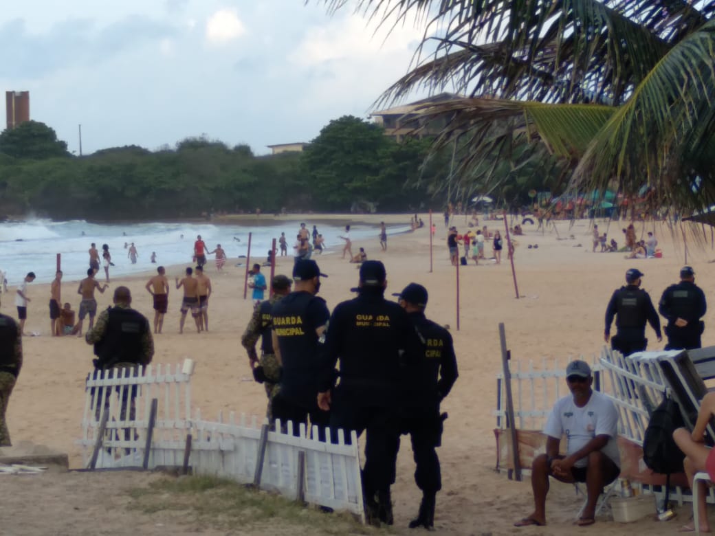 Fim de semana é marcado com aglomerações nas praias de Natal