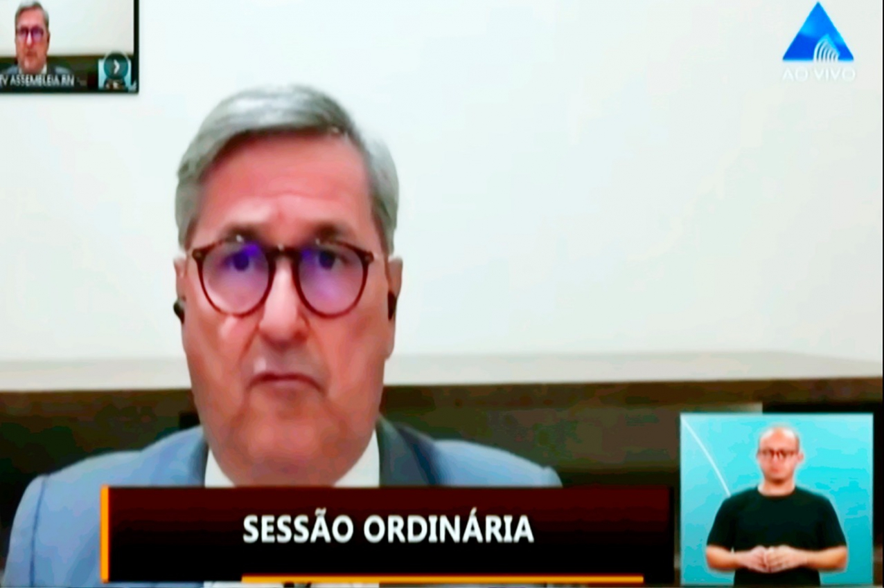 'Há festival de dispensa de licitação no Governo do RN', diz deputado