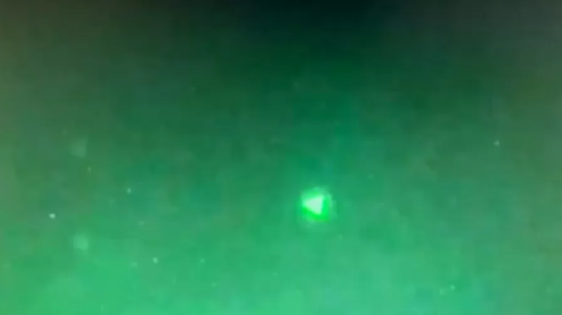 Pentágono confirma autenticidade vídeo com OVNIs em formato de pirâmide