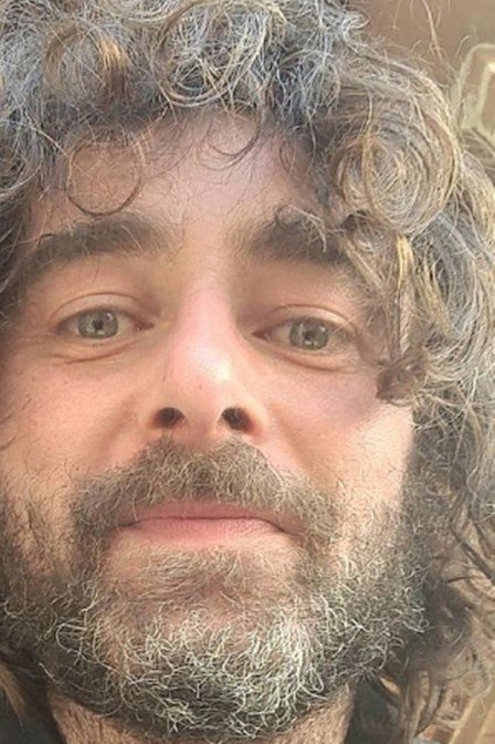 Durante missa, padre anuncia paixão por mulher: 'quero tentar viver esse amor'