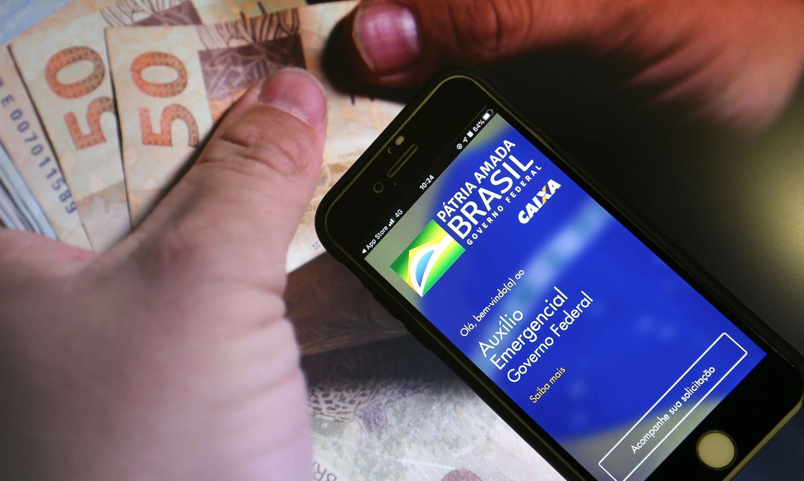 Trabalhador terá prazo para contestar auxílio emergencial negado; confira