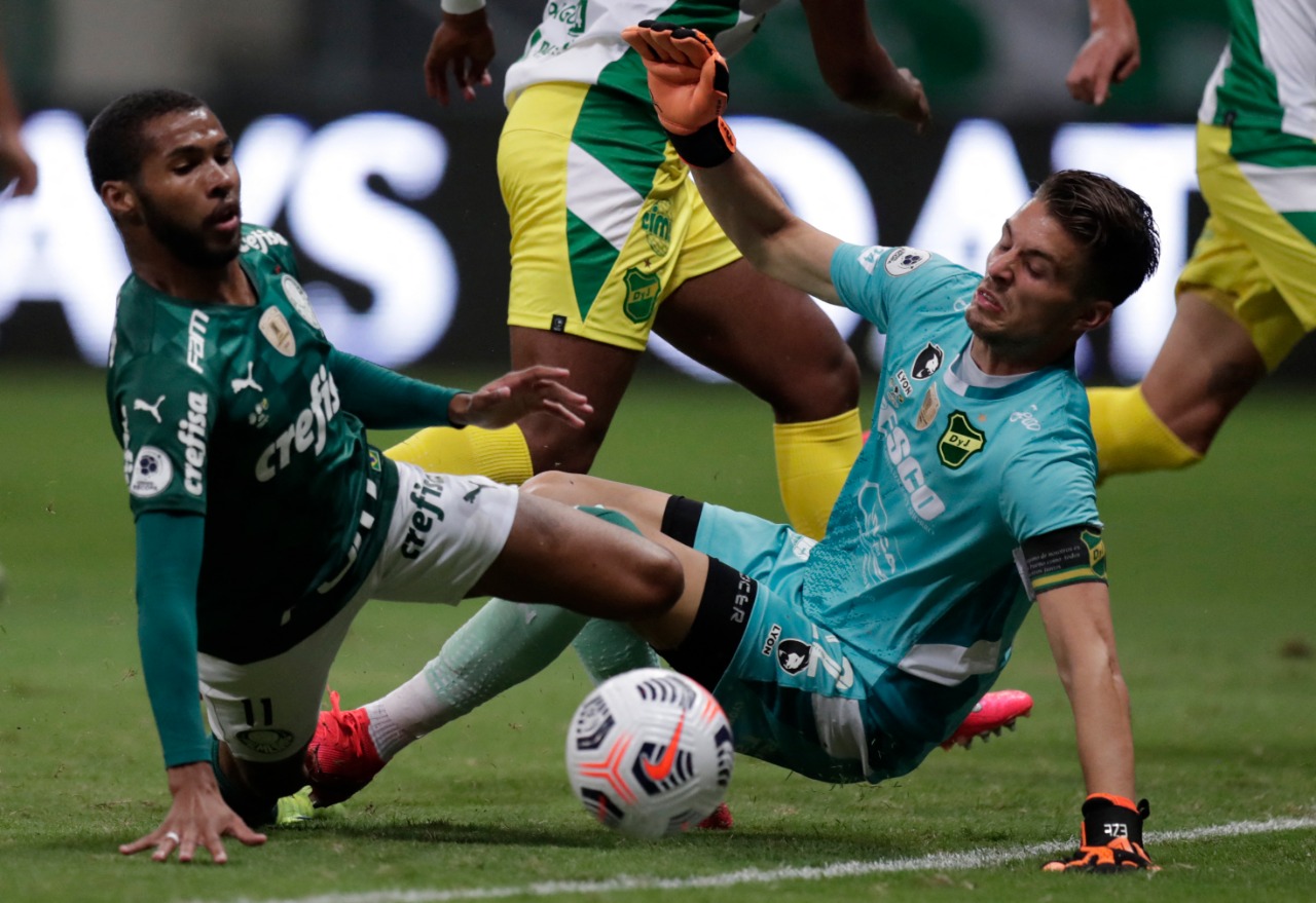 Palmeiras cai outra vez nos pênaltis e Defensa conquista a Recopa