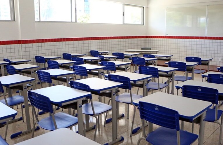 Após 13 meses de parada, MP dá prazo para RN garantir aulas