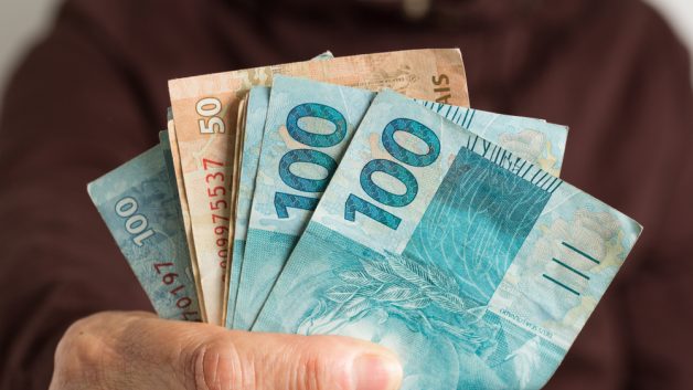 Governo divulga proposta de salário mínimo para 2022; confira
