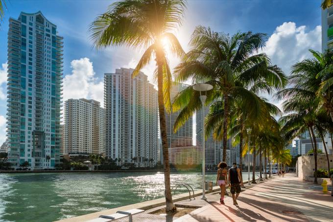 Brasileiros criam rota da vacina até Miami