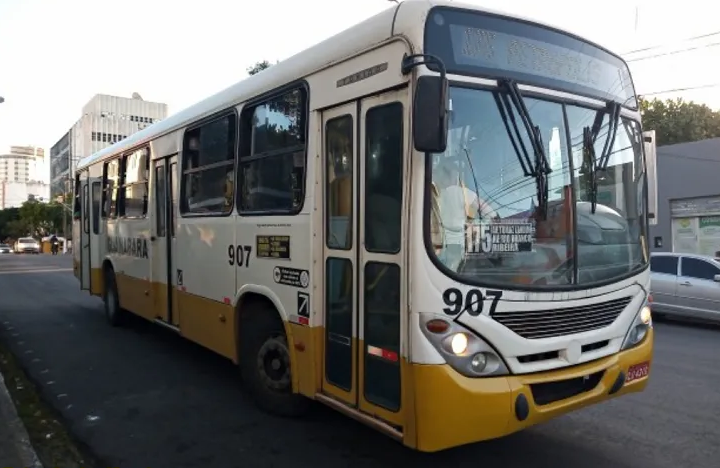 Álvaro formaliza ao Governo proposta de zerar impostos para setor de transporte