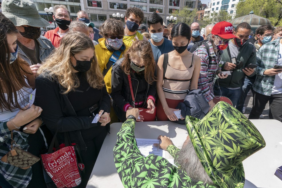 Maconha é distribuída de graça para quem já se vacinou contra Covid em Nova York